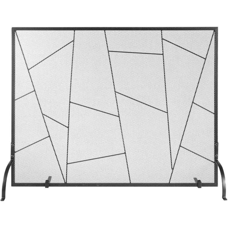 Kaminschutzgitter aus schwarzem Eisen mit geometrischem Linienmuster, Frontansicht als Freisteller