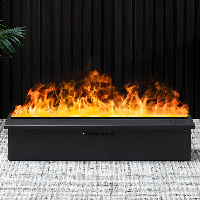 Wasserdampf-Elektrokamin als schwarze Kassette mit orangefarbener Flamme auf hellem Teppich vor dunkler Wand