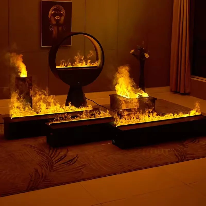 Wasserdampf-Kamin als lange schwarze Kassette vorn in einem Showroom, dahinter weitere Geräte mit Flammen